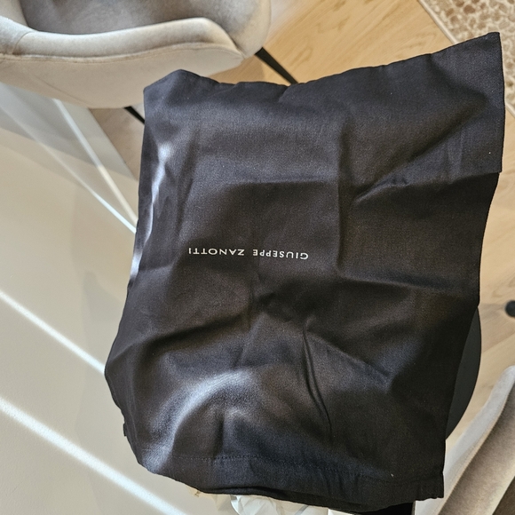 Brand new Giuseppe Zanotti Sneakers - Picture 5 of 9